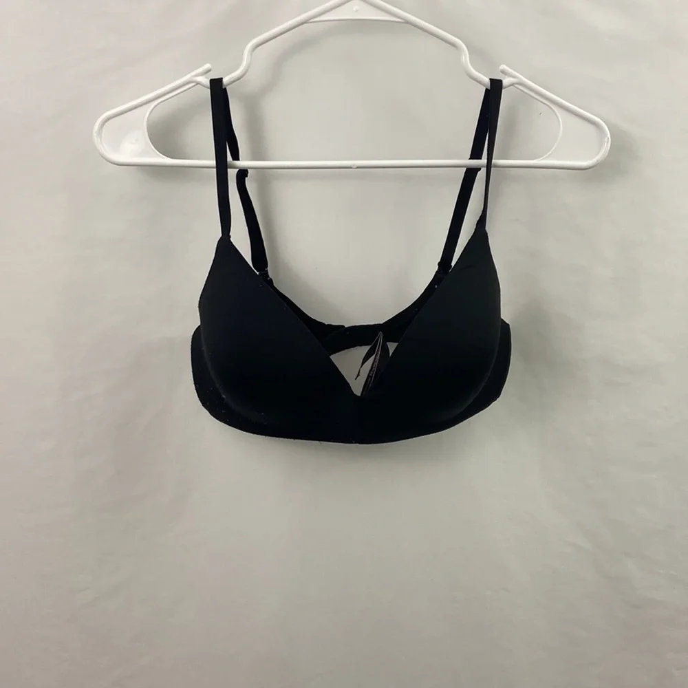 Victoria’s Secret Black No Wire 34C Bra - Picture 9 of 9